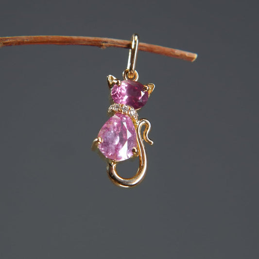 Pendentif en Or 18K – Chat et Diamants, une touche d’élégance