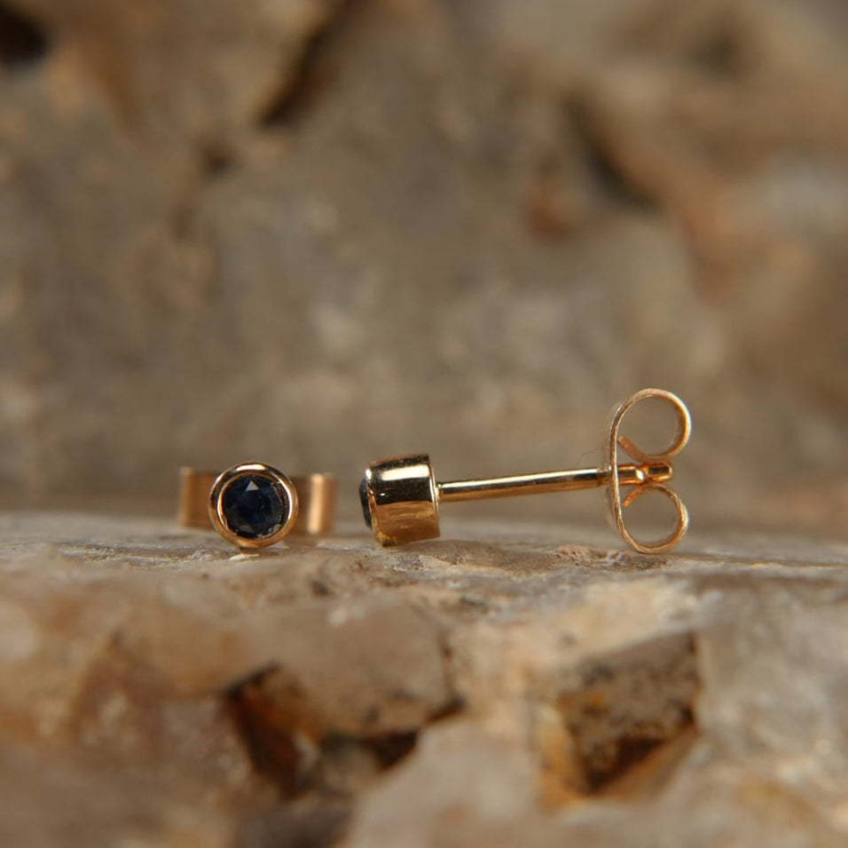Boucle d’oreilles – Saphir bleu profond
