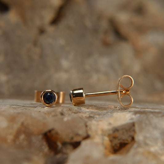 Boucle d’oreilles – Saphir bleu profond