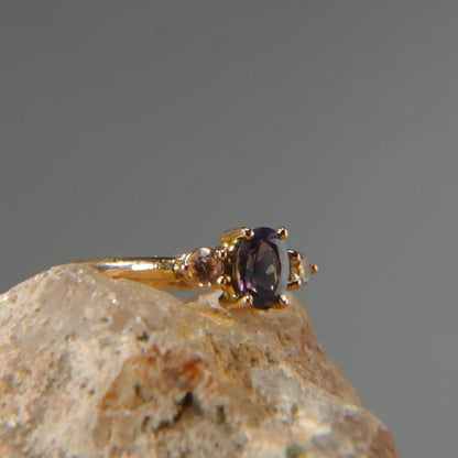 18K Gold Ring – Blue Sapphire Elegance