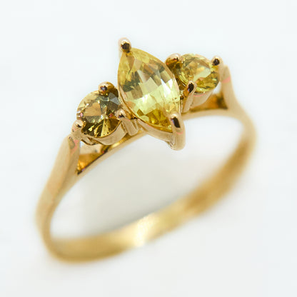 18K Gold Ring – Yellow Sapphire